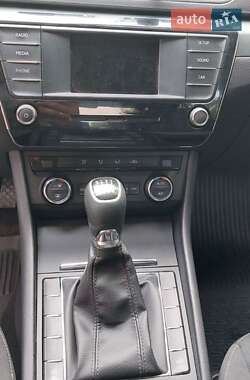 Лифтбек Skoda Superb 2015 в 