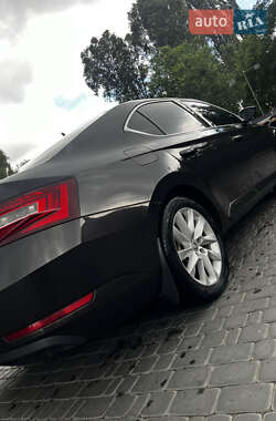 Лифтбек Skoda Superb 2017 в 
