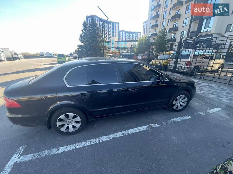 Лифтбек Skoda Superb 2012 в Киеве