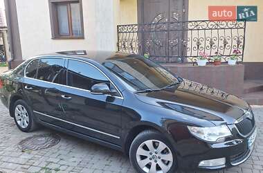 Ліфтбек Skoda Superb 2012 в 