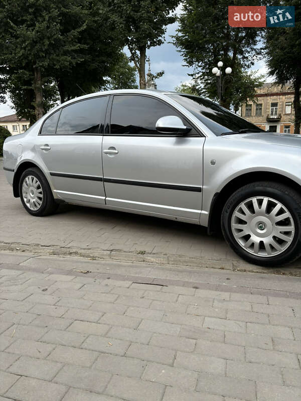 Ліфтбек Skoda Superb 2008 в Львові