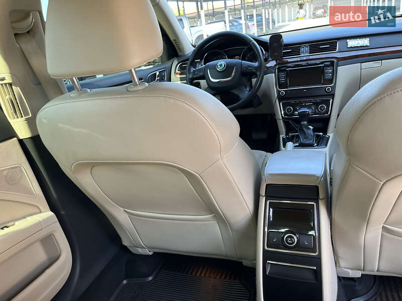 Ліфтбек Skoda Superb 2012 в Шептицькому