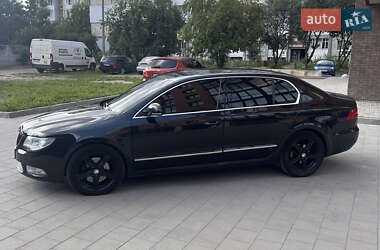 Лифтбек Skoda Superb 2011 в 