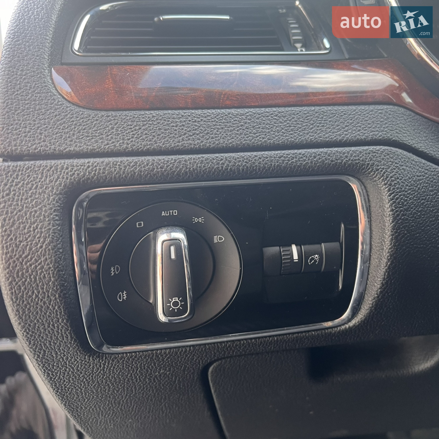 2011 Skoda Superb - мініатюра 18