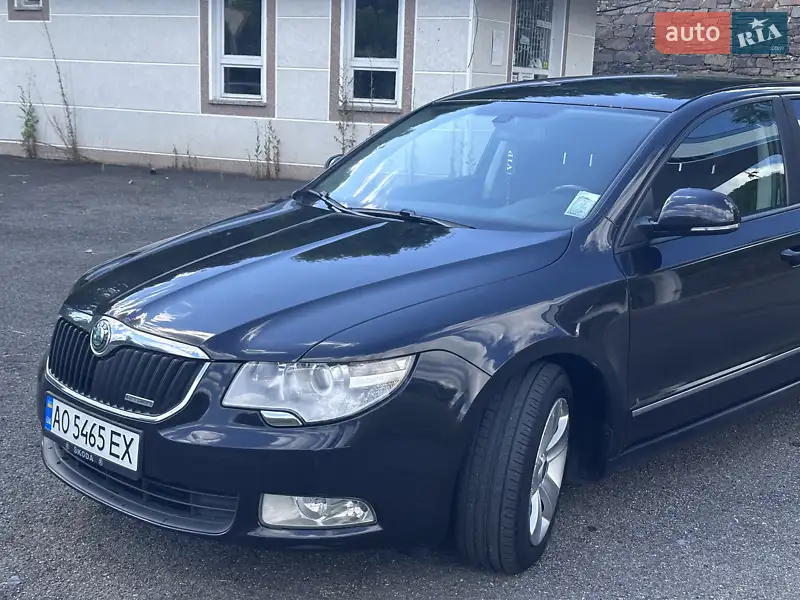 Лифтбек Skoda Superb 2011 в 