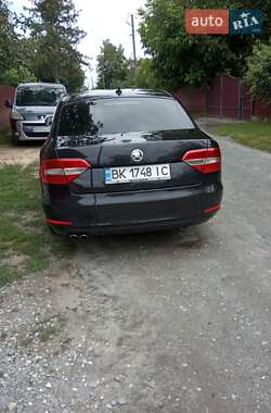 Лифтбек Skoda Superb 2014 в 