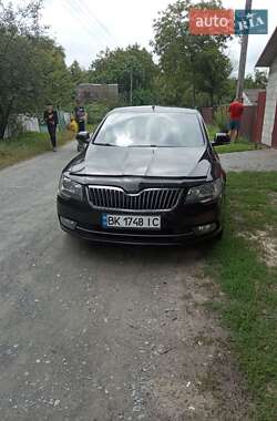 Лифтбек Skoda Superb 2014 в 