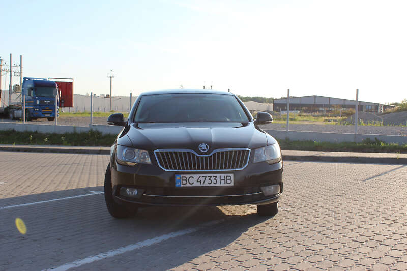 Лифтбек Skoda Superb 2013 в Львове