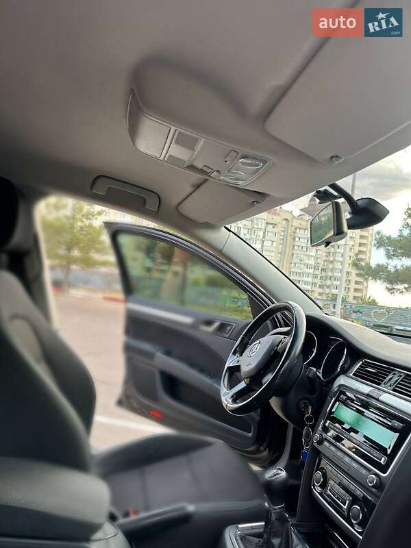 Лифтбек Skoda Superb 2014 в Николаеве