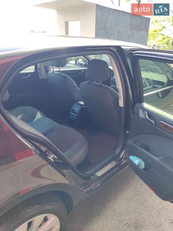 Лифтбек Skoda Superb 2013 в Киеве фото 13 Лифтбек Skoda Superb 2013 в Киеве