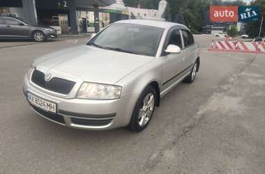 Лифтбек Skoda Superb 2006 в 