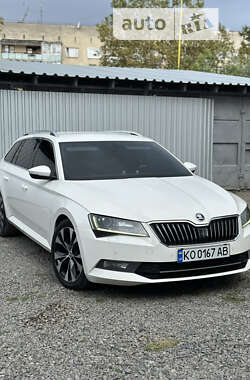 Универсал Skoda Superb 2016 в Ужгороде