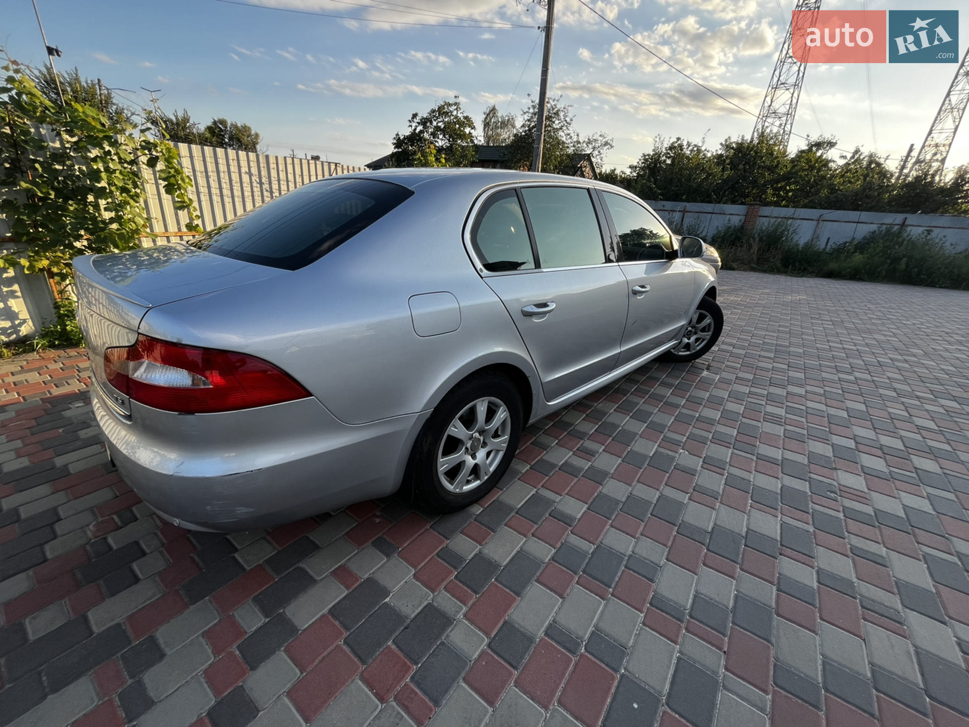 2010 Skoda Superb - мініатюра 4