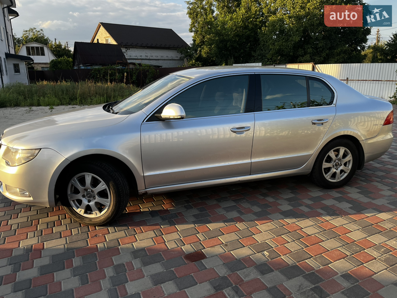 2010 Skoda Superb - мініатюра 44
