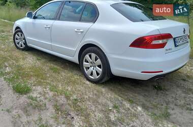 Лифтбек Skoda Superb 2015 в 