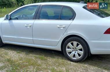 Лифтбек Skoda Superb 2015 в 