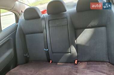 Лифтбек Skoda Superb 2004 в 