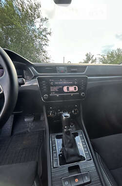 Лифтбек Skoda Superb 2022 в 