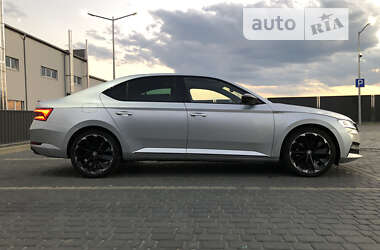 Лифтбек Skoda Superb 2020 в 