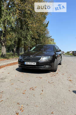 Універсал Skoda Superb 2013 в Звягелі