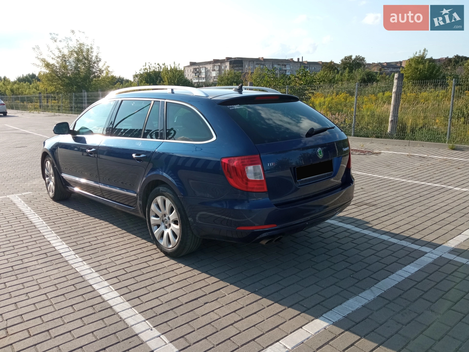 2011 Skoda Superb - мініатюра 2