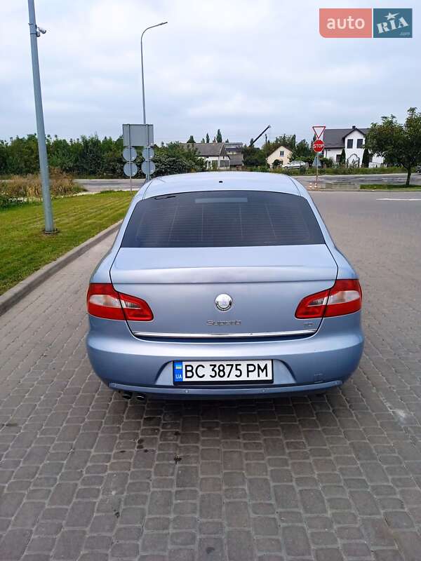 Лифтбек Skoda Superb 2011 в Львове