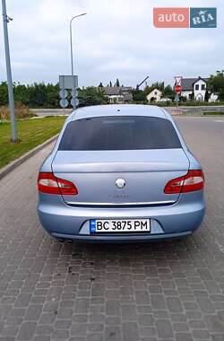 Лифтбек Skoda Superb 2011 в 