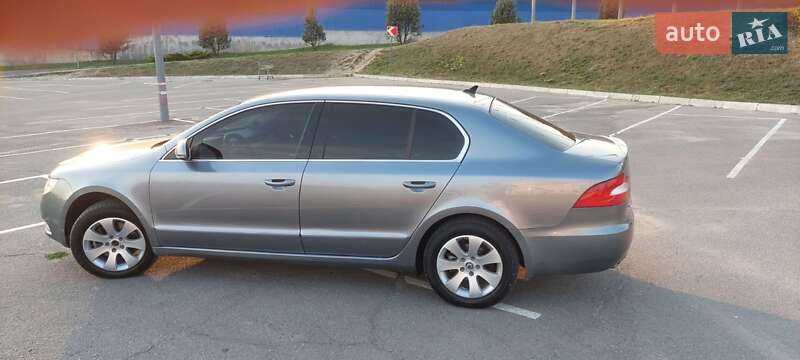 Лифтбек Skoda Superb 2011 в Виннице