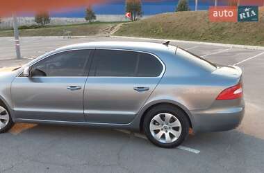 Лифтбек Skoda Superb 2011 в 