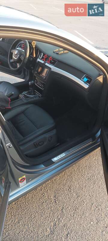 Лифтбек Skoda Superb 2011 в Виннице