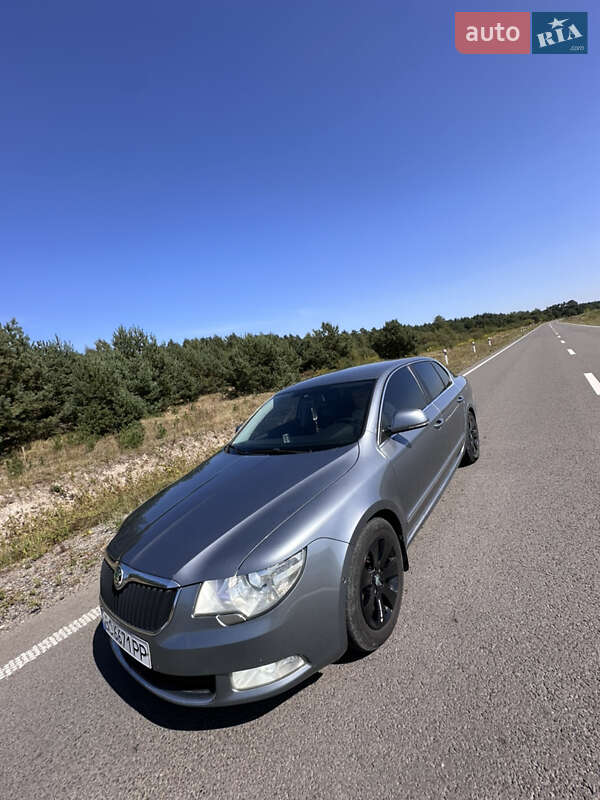 Ліфтбек Skoda Superb 2013 в Львові