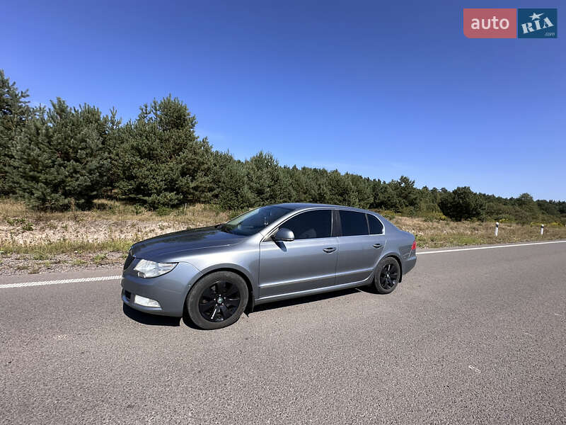Ліфтбек Skoda Superb 2013 в Львові