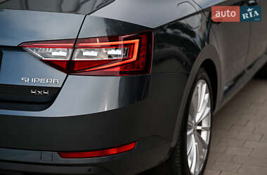 Лифтбек Skoda Superb 2016 в 
