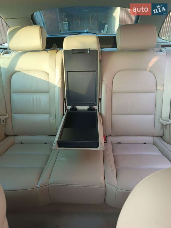 Универсал Skoda Superb 2010 в Белзе