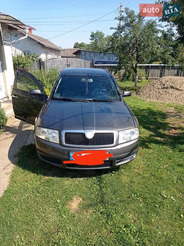 Лифтбек Skoda Superb 2005 в Снятине