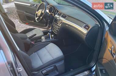 Лифтбек Skoda Superb 2012 в 