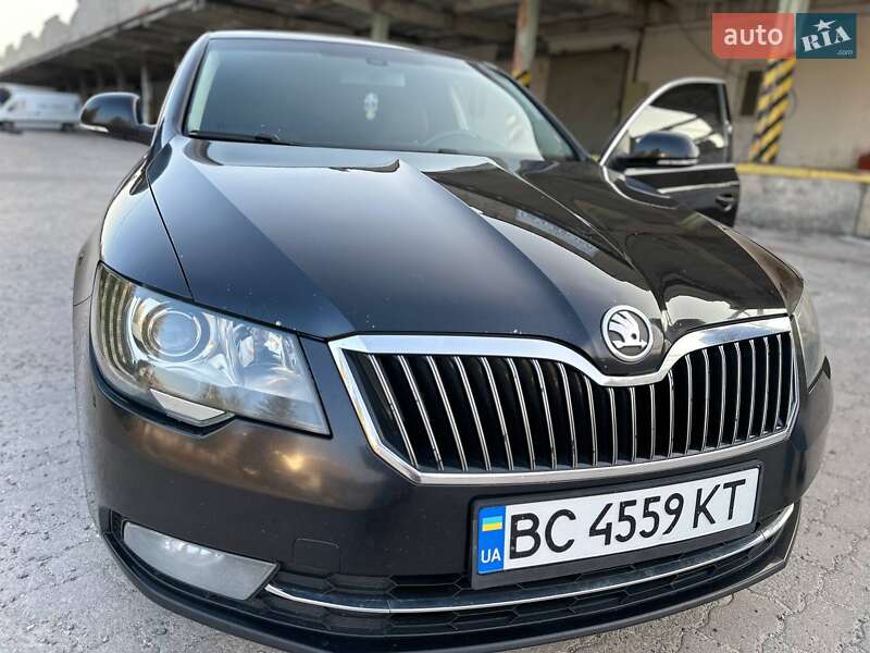 Лифтбек Skoda Superb 2014 в Львове