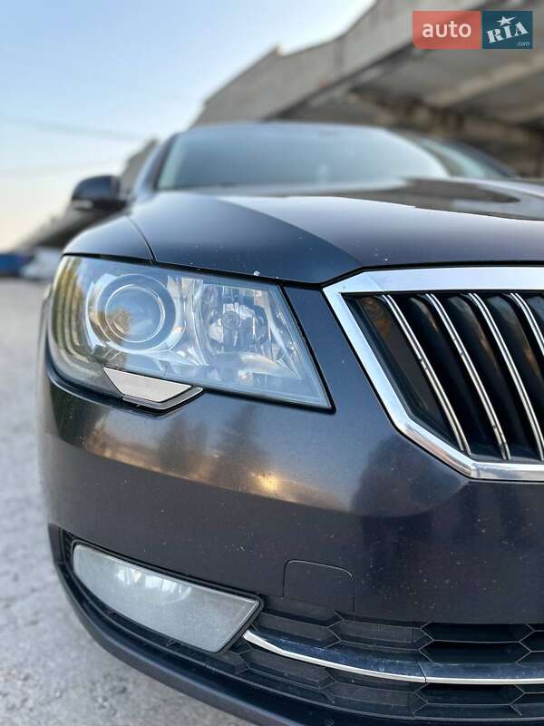 Лифтбек Skoda Superb 2014 в Львове