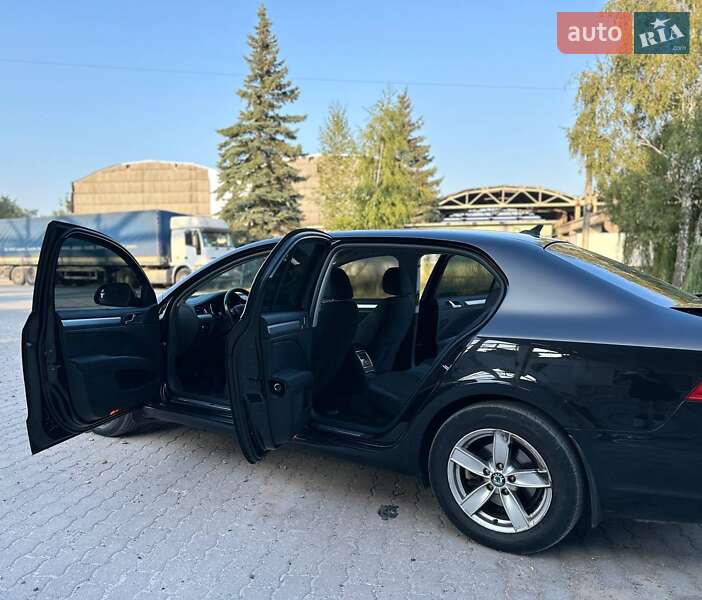 Лифтбек Skoda Superb 2014 в Львове