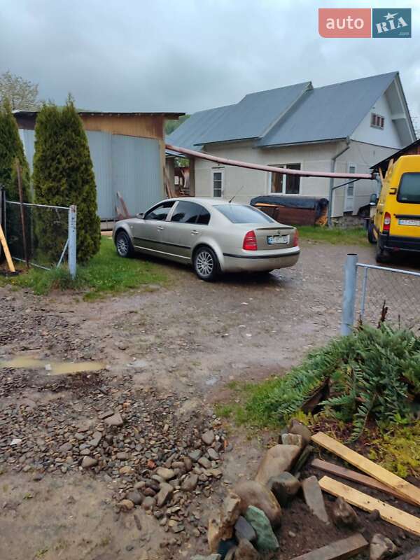 Лифтбек Skoda Superb 2005 в Косове