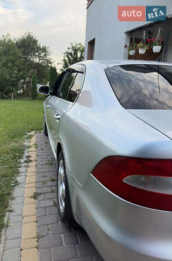 Лифтбек Skoda Superb 2009 в 