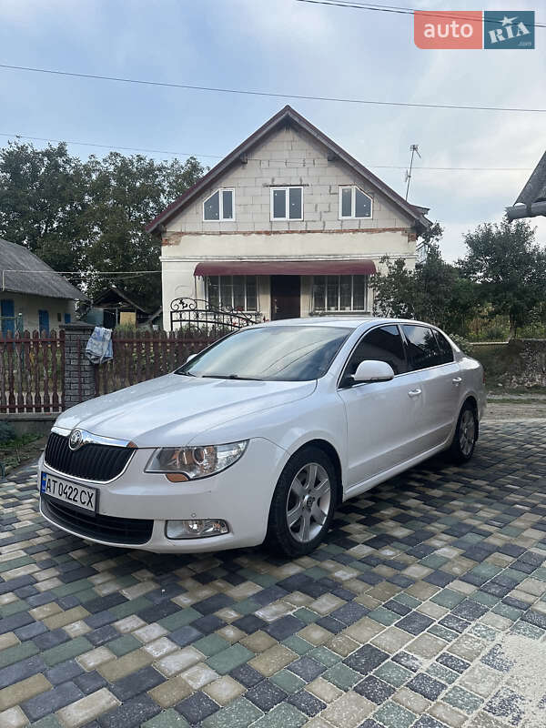 Лифтбек Skoda Superb 2009 в 