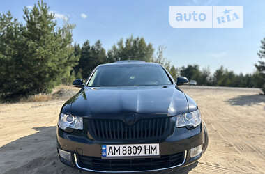 Лифтбек Skoda Superb 2009 в Коростене