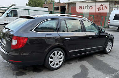 Универсал Skoda Superb 2012 в Умани