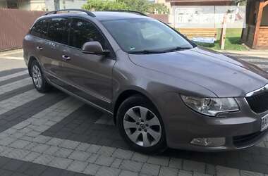 Универсал Skoda Superb 2012 в Надворной