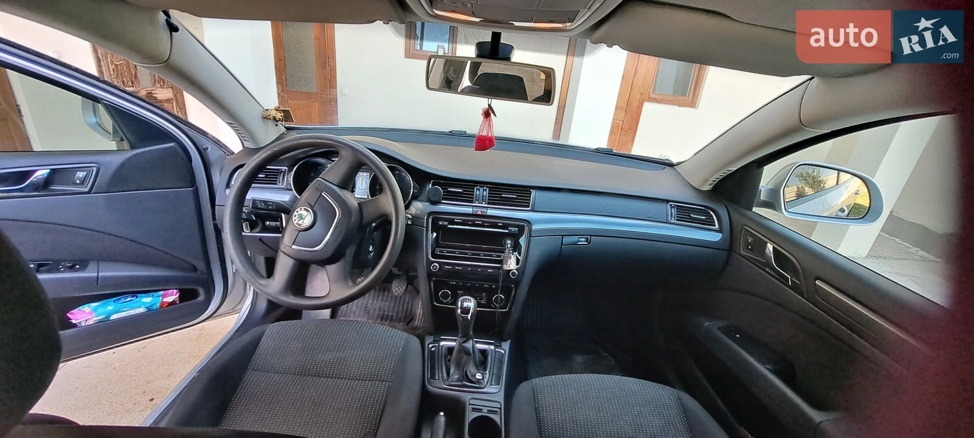2011 Skoda Superb - мініатюра 4