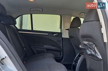 Лифтбек Skoda Superb 2011 в 