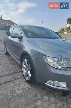 Универсал Skoda Superb 2011 в Люботине