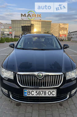 Універсал Skoda Superb 2011 в Дніпрі