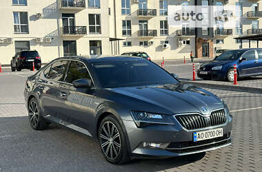 Лифтбек Skoda Superb 2015 в Сваляве